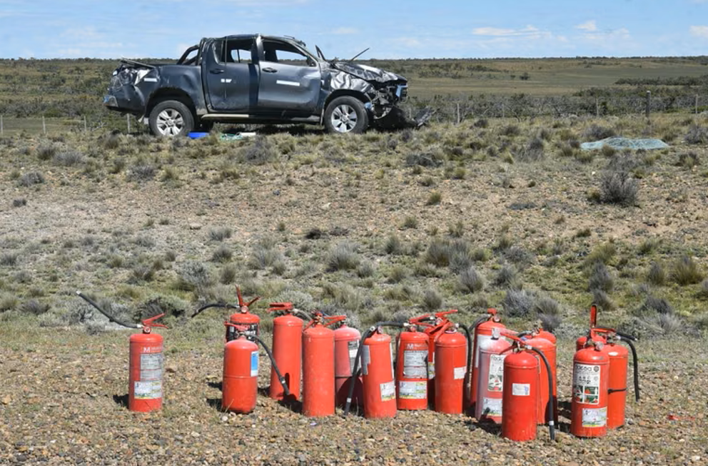 Accidente en Ruta 3: una docente resultó herida tras despistar y volcar su camioneta cerca de Fitz Roy