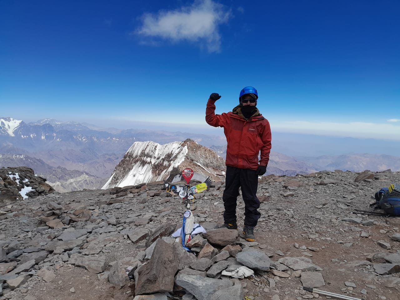 Un policía santacruceño conquista la cumbre del Aconcagua